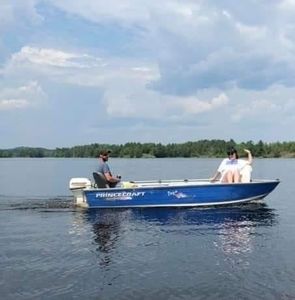 Meet your Posher, Amy